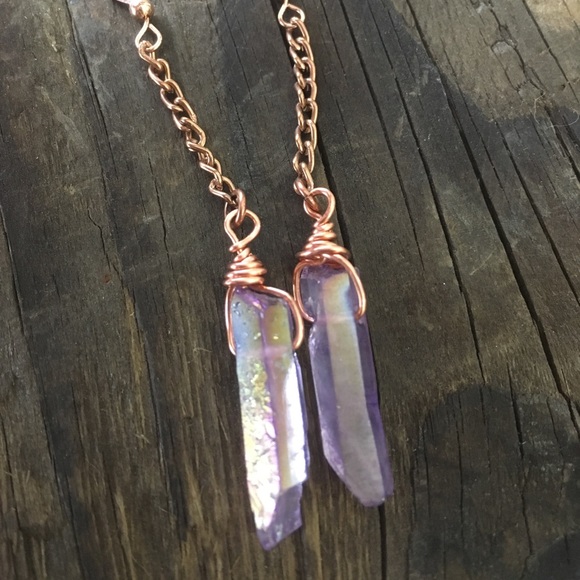 ✨Lavender Aura Quartz Earrings 🔮 - Picture 3 of 4